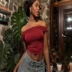 Kendi Yerinde Görüşen Zenci Escort Carol